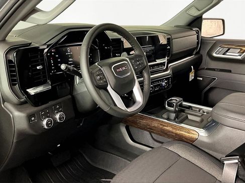 New 2026 GMC Sierra 1500 Elevation image 8