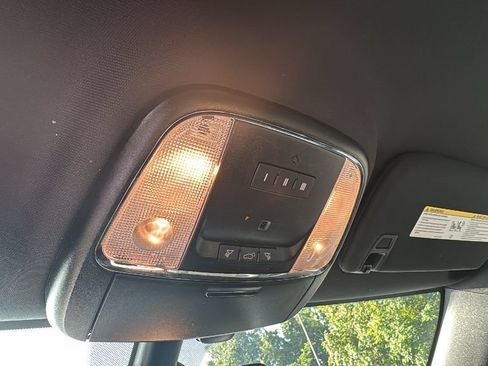 Used 2019 Jeep Grand Cherokee Altitude AWD/4WD image 23