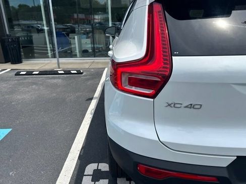 Used 2023 Volvo XC40 B5 Plus w/ Driver Assist Package AWD/4WD image 7