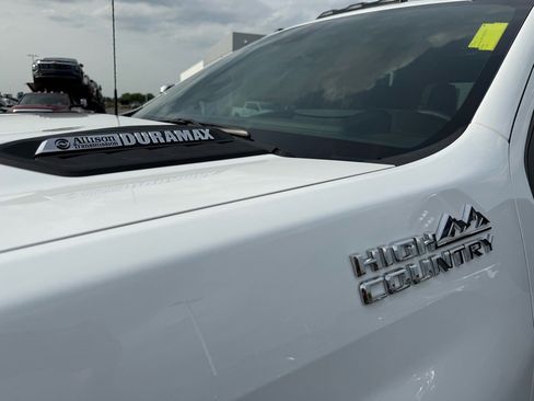 Used 2025 Chevrolet Silverado 2500 High Country w/ High Country Premium Package image 10