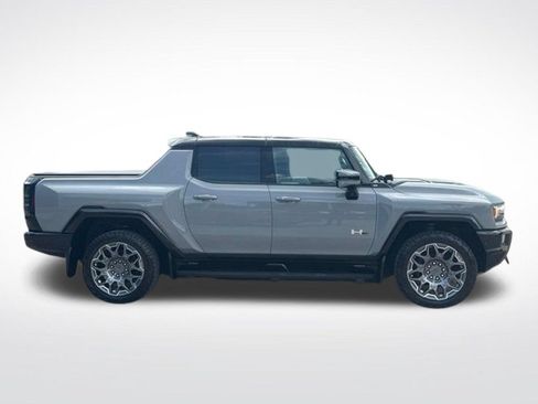 Used 2024 GMC Hummer EV 3X w/ LPO, Illumination Package AWD/4WD image 9