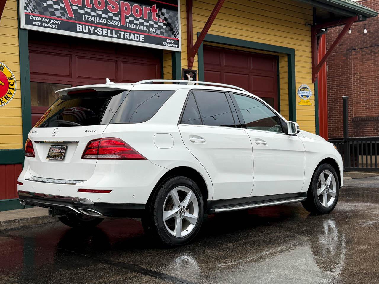 Used 2017 Mercedes-Benz GLE 350 4MATIC image 4