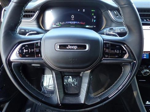 Used 2023 Jeep Grand Cherokee Overland w/ Advanced Protech Group III image 15