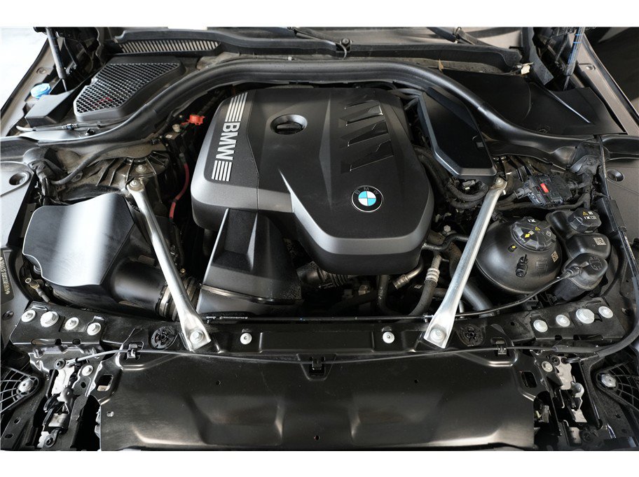 Used 2025 BMW 530i w/ M Sport Package RWD image 10