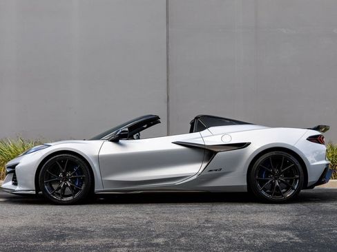 Used 2026 Chevrolet Corvette ZR1 w/ Battery Protection Package RWD image 2