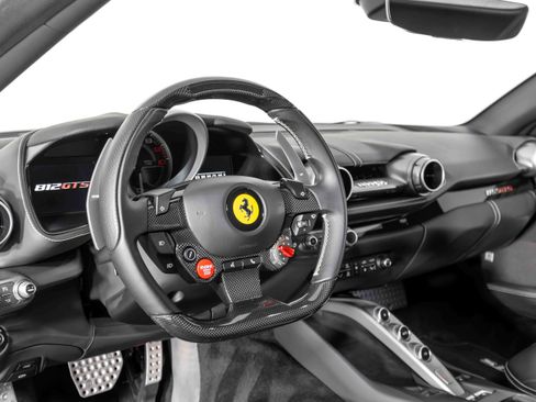 Used 2021 Ferrari 812 GTS image 24