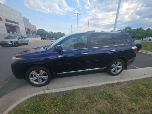 Used 2012 Toyota Highlander Limited w/ Tow Pkg AWD/4WD image 7