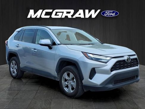 Used 2024 Toyota RAV4 XLE FWD image 3