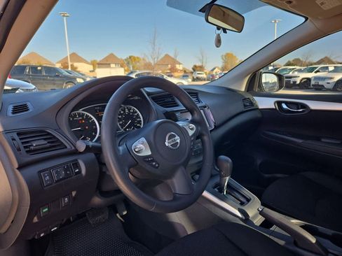 Used 2019 Nissan Sentra S image 2