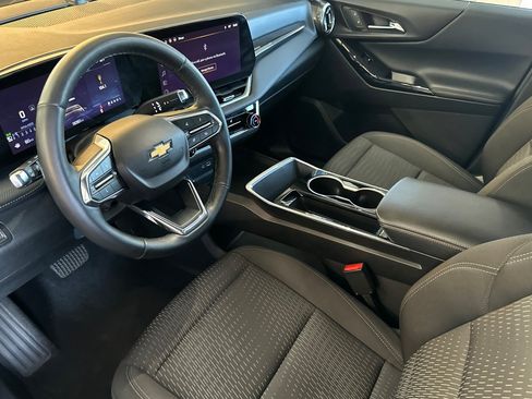 Used 2025 Chevrolet Equinox LT AWD/4WD image 10