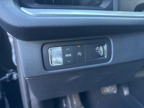 Used 2026 Chevrolet Traverse LT w/ Midnight/Sport Edition image 23