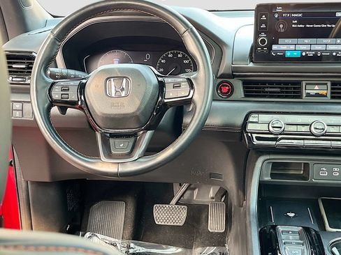 Used 2023 Honda Pilot TrailSport image 22
