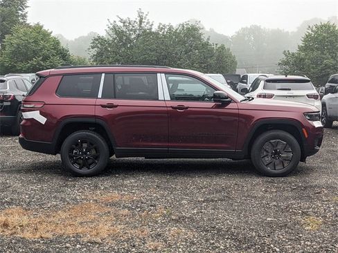 New 2025 Jeep Grand Cherokee L Altitude image 2