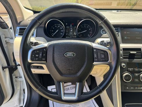 Used 2018 Land Rover Discovery Sport HSE Luxury image 17