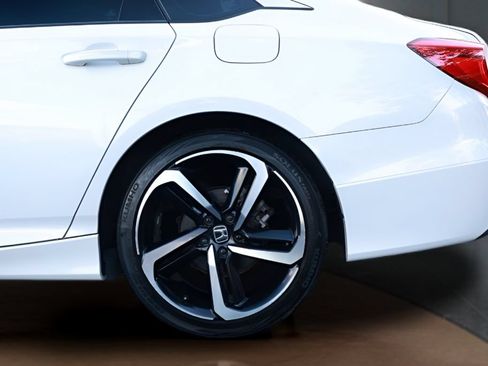 Used 2021 Honda Accord Sport image 6