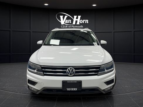 Used 2021 Volkswagen Tiguan SEL AWD/4WD image 2