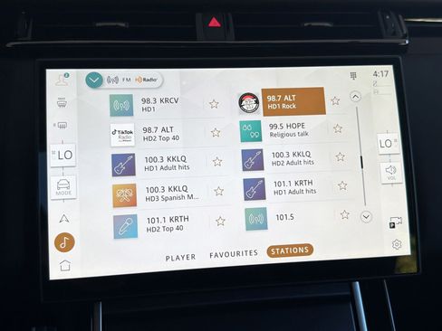 Certified 2026 Land Rover Range Rover Velar Dynamic SE AWD/4WD image 24