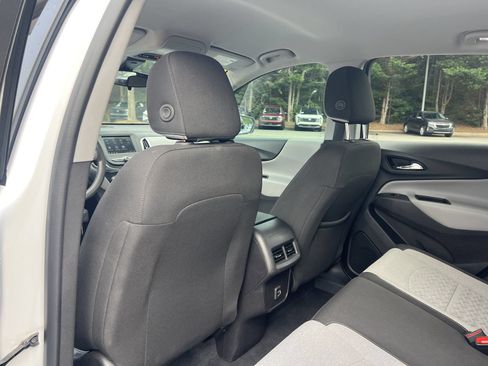 Used 2024 Chevrolet Equinox LS w/ LS Convenience Package FWD image 17