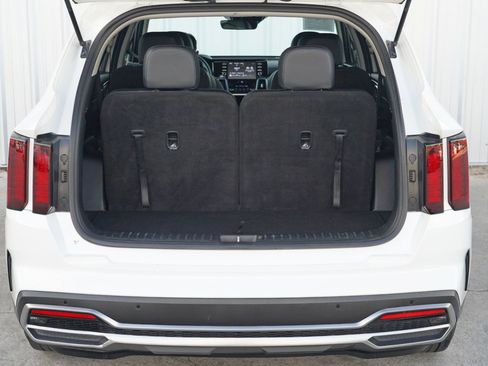 Used 2021 Kia Sorento S image 9