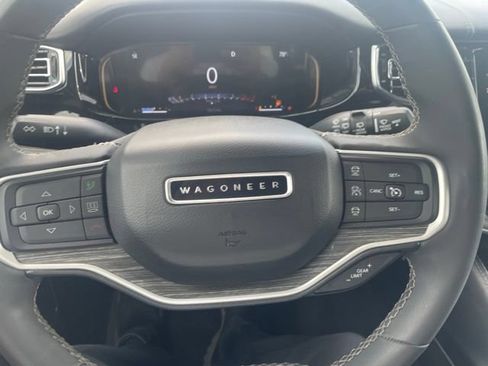 Used 2022 Jeep Wagoneer Series III w/ Premium Group I AWD/4WD image 19