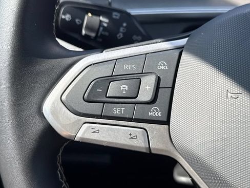 Used 2026 Volkswagen Tiguan SE FWD image 29