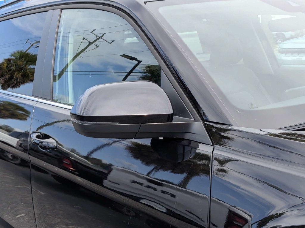 Used 2025 Volkswagen Atlas SE FWD image 11