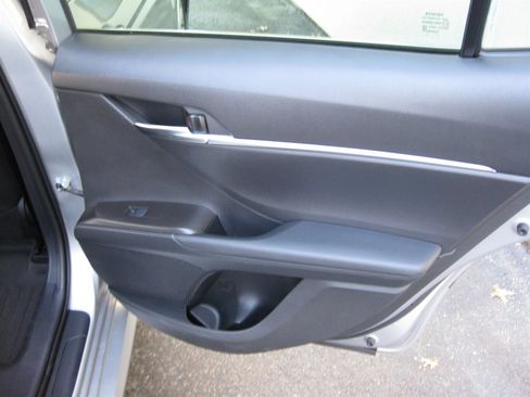 Used 2021 Toyota Camry LE image 35