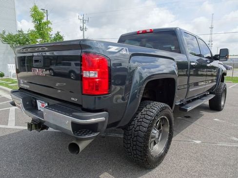 Used 2018 GMC Sierra 2500 SLT w/ Duramax Plus Package AWD/4WD image 4