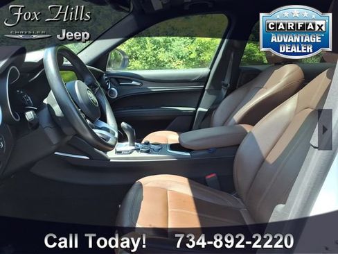 Used 2023 Alfa Romeo Stelvio Ti AWD/4WD image 14