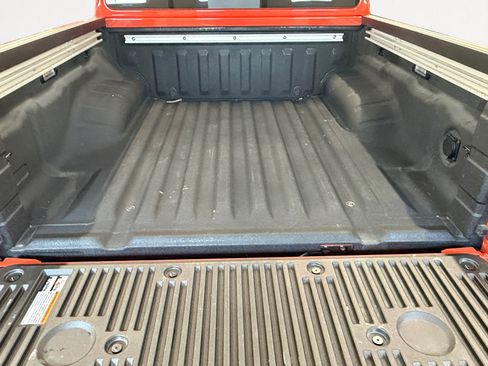 Used 2026 Nissan Frontier Pro-X w/ Pro-X Convenience Package RWD image 13