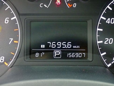 Used 2014 Nissan Sentra S FWD image 28