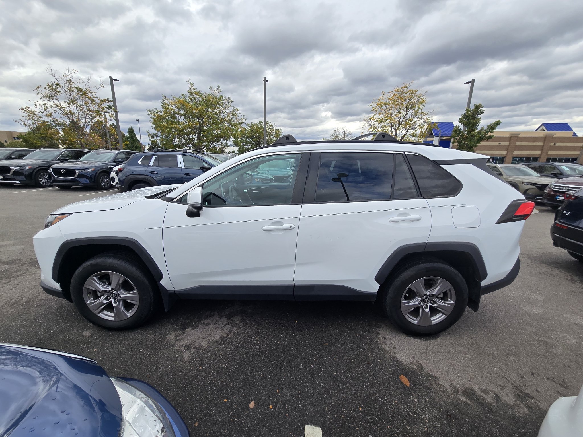 Used 2023 Toyota RAV4 XLE AWD/4WD image 13
