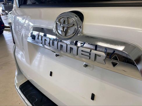 Used 2018 Toyota 4Runner Limited RWD image 31