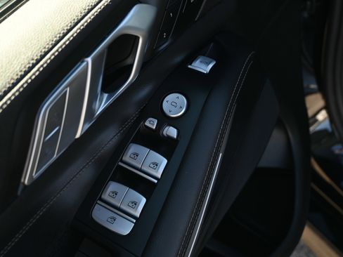 Used 2022 BMW X7 xDrive40i w/ M Sport Package image 30