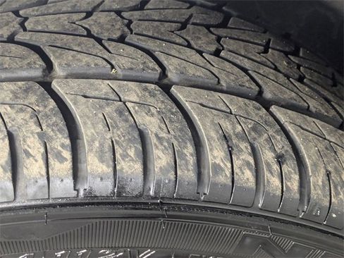 Used 2023 GMC Yukon Denali Ultimate image 9