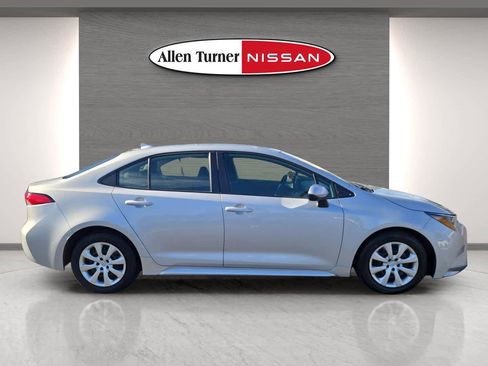 Used 2024 Toyota Corolla LE image 5