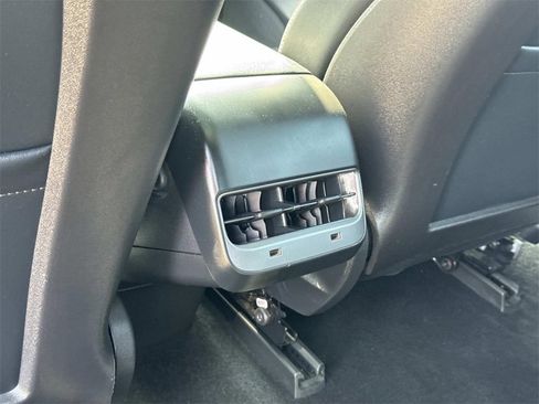 Used 2019 Tesla Model 3 Standard Range image 18