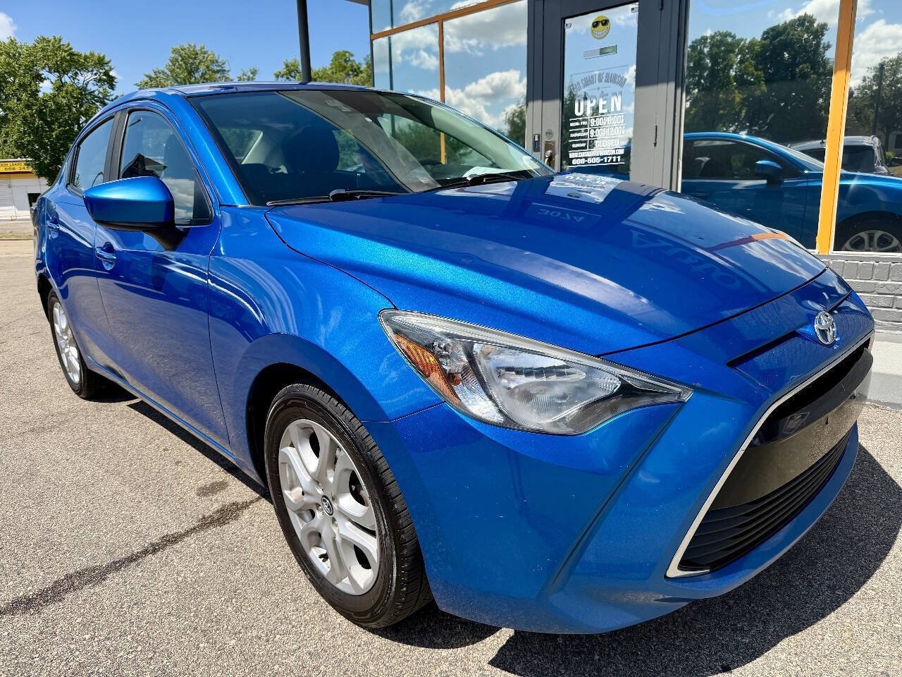 Used 2017 Toyota Yaris iA FWD image 4