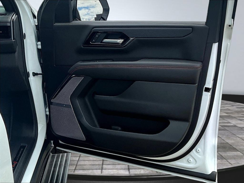 New 2026 GMC Yukon XL AT4 Ultimate w/ LPO, Floor Liner Package AWD/4WD image 34
