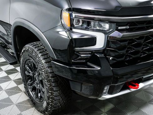 Used 2022 Chevrolet Silverado 1500 ZR2 w/ Technology Package AWD/4WD image 34