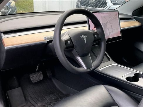 Used 2021 Tesla Model 3 Standard Range Plus RWD image 2