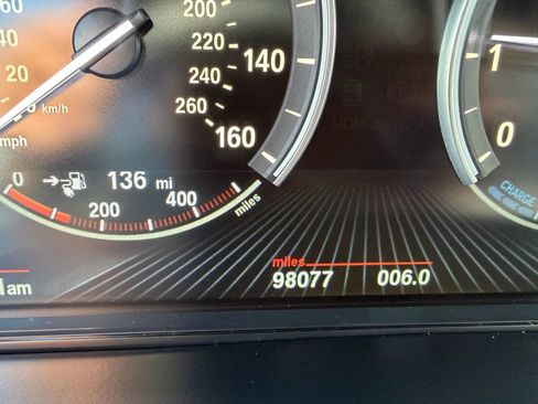 Used 2017 BMW X5 xDrive40e image 11