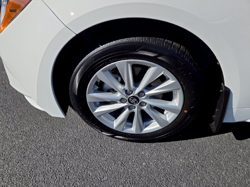 New 2027 Toyota Corolla LE w/ LE Premium Package FWD image 16