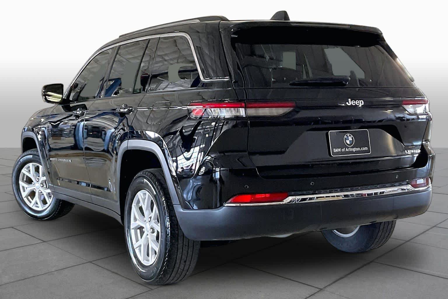 Used 2023 Jeep Grand Cherokee Limited RWD image 11