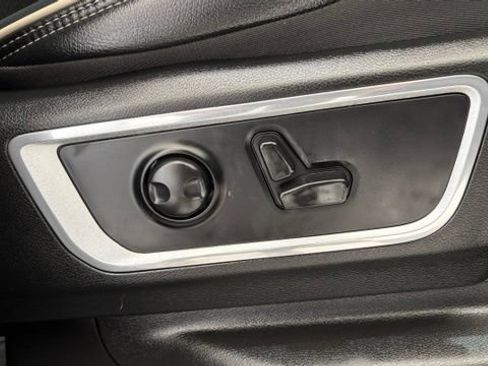 Used 2023 RAM 1500 Laramie AWD/4WD image 20