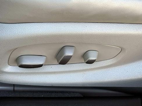 Used 2014 Cadillac XTS Premium image 17