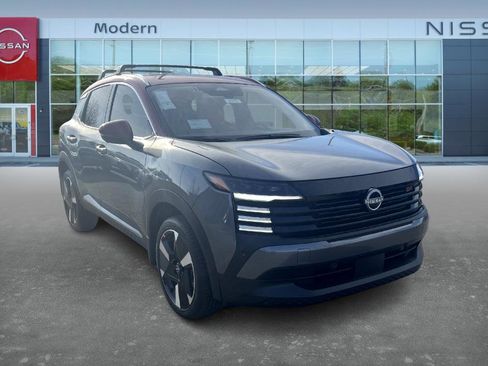 New 2026 Nissan Kicks SR image 3