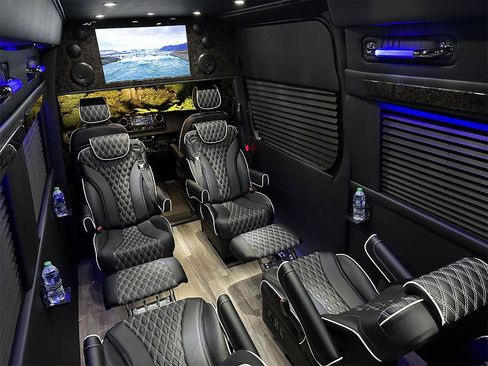 Used 2024 Mercedes-Benz Sprinter 3500 image 29