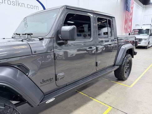 Used 2024 Jeep Gladiator Sport AWD/4WD image 22