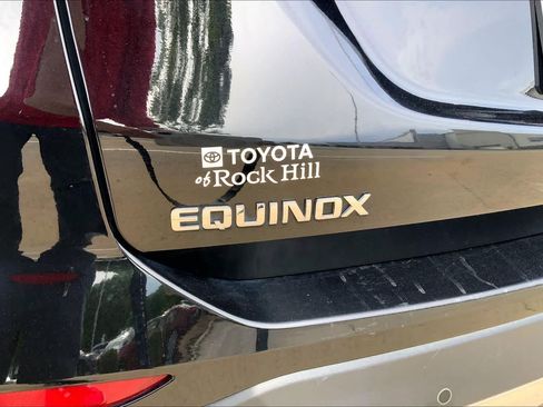 Used 2024 Chevrolet Equinox LT FWD image 32